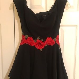 EUC Black prom dress juniors size 7/8 only worn once